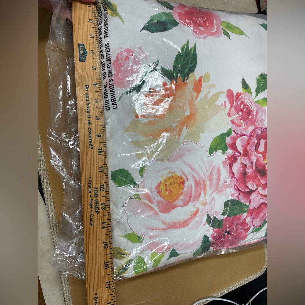 Indoor outdoor floral 18”x18”pillow - Picture 3 of 7